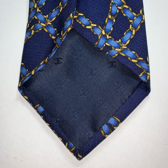 authentic CHANEL signature leather/chainlink TIE - Picture 4 of 5